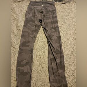 Lululemon Athletica Gray Camouflage Leggings